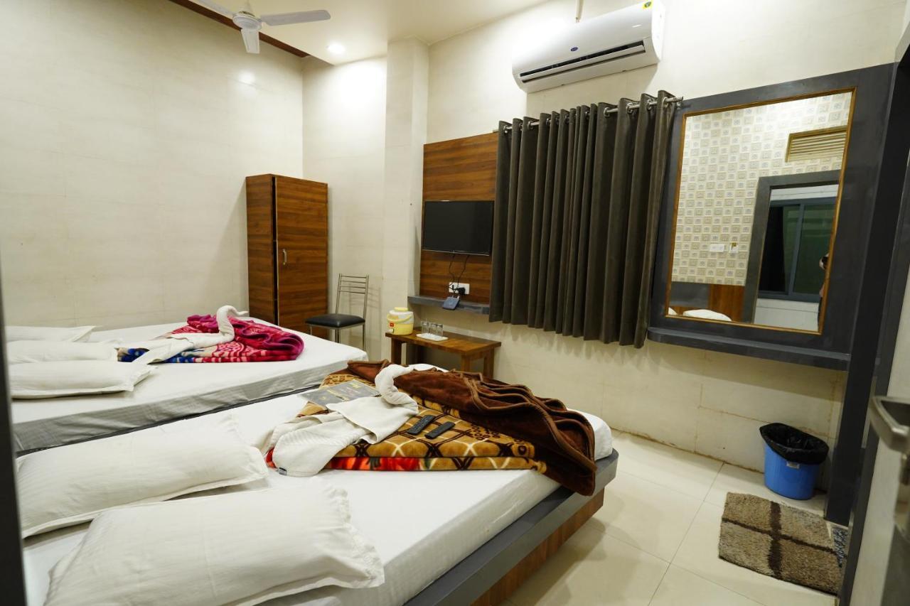 Hotel New Sundaram 150 Mtrs From Dargah Ajmer Esterno foto