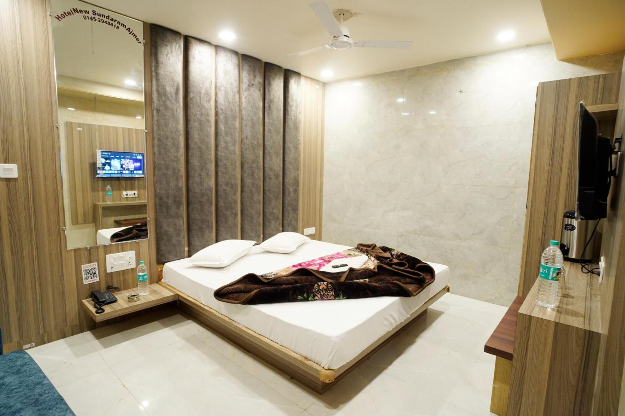 Hotel New Sundaram 150 Mtrs From Dargah Ajmer Esterno foto
